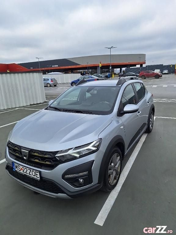 Argintiu Utilizat 2021 Dacia Sandero Stepway Hatchback | 9.500 EUR (Preț bun) - Imagine 1/4