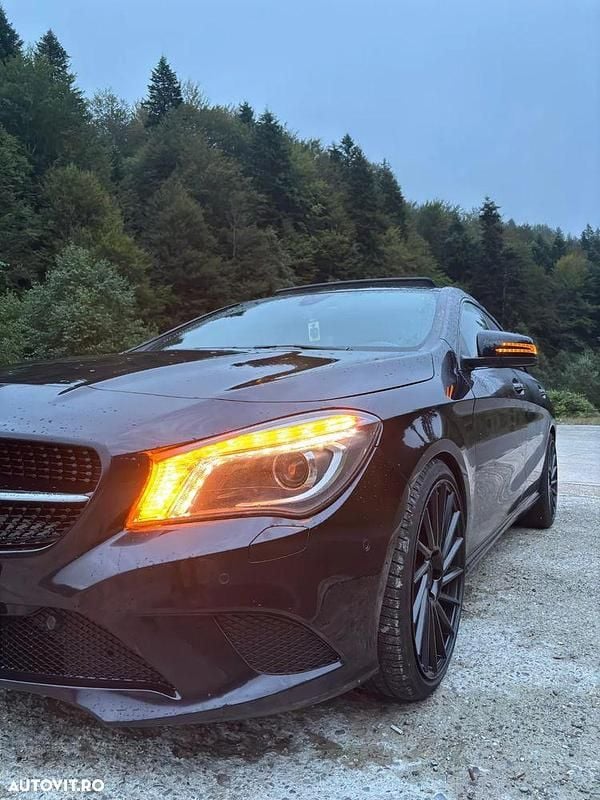 Culoarenegru Utilizat 2015 Mercedes CLA200 Berlinǎ | 13.200 EUR (Preț OK) - Imagine 1/4