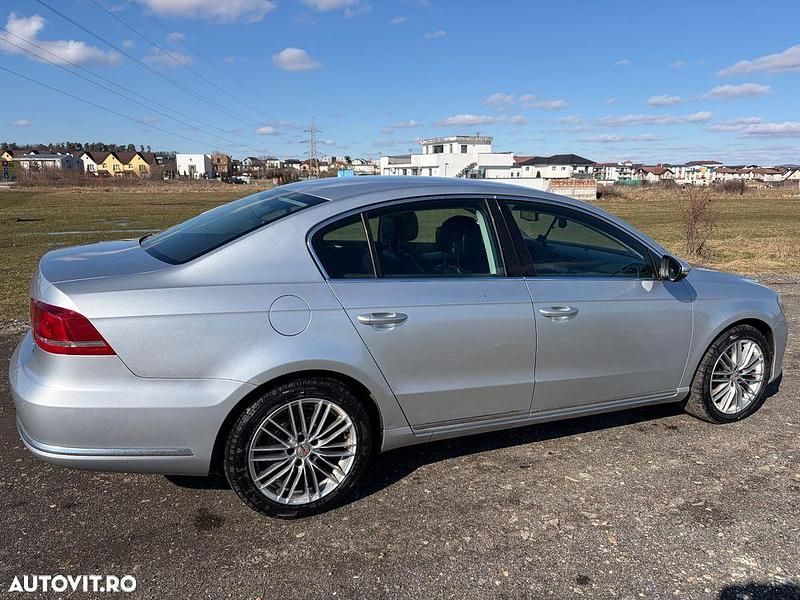 Second-hand VW Passat Comfortline 140 CP (102 kW) 2012 Culoaregri Hatchback
