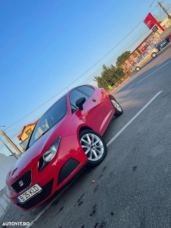 Culoarerosu Utilizat 2010 Seat Ibiza Hatchback | 3.500 EUR (Preț OK) - Imagine 1/4
