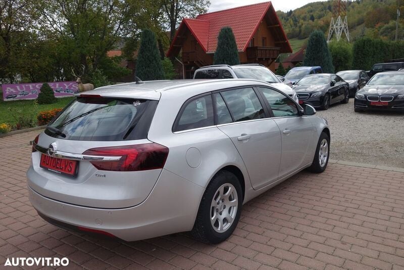 Gri Utilizat 2016 Opel Insignia Break | 8.950 EUR (Puțin scump) - Imagine 1/4