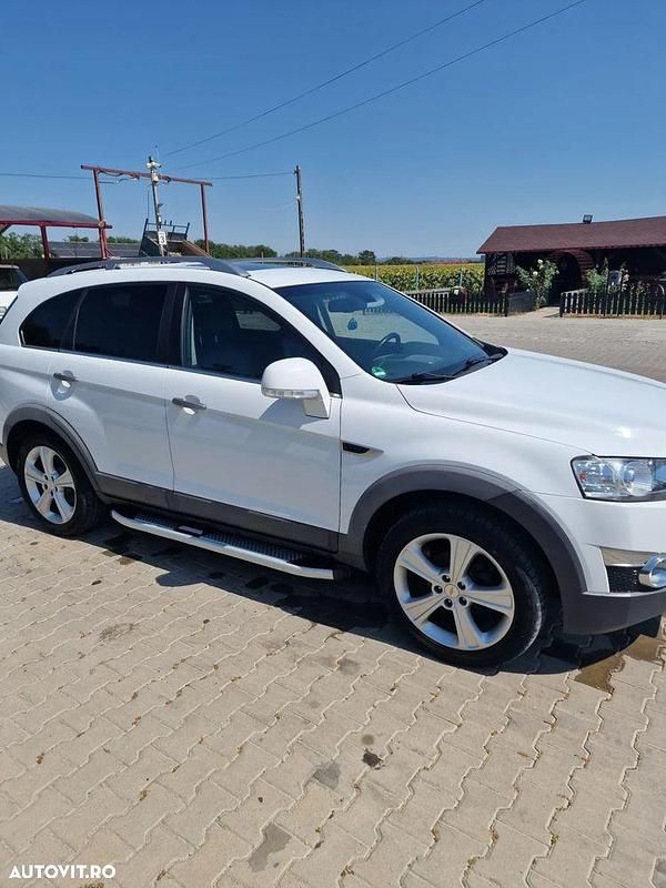 Culoarealb Utilizat 2012 Chevrolet Captiva SUV | 5.600 EUR (Preț OK) - Imagine 1/4