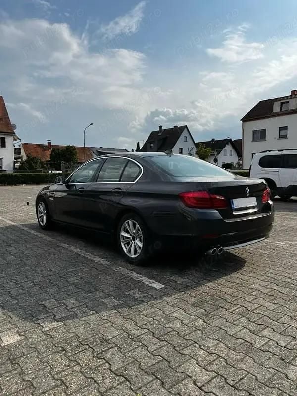 Second-hand BMW 525 218 CP (160 kW) 2012 Berlinǎ