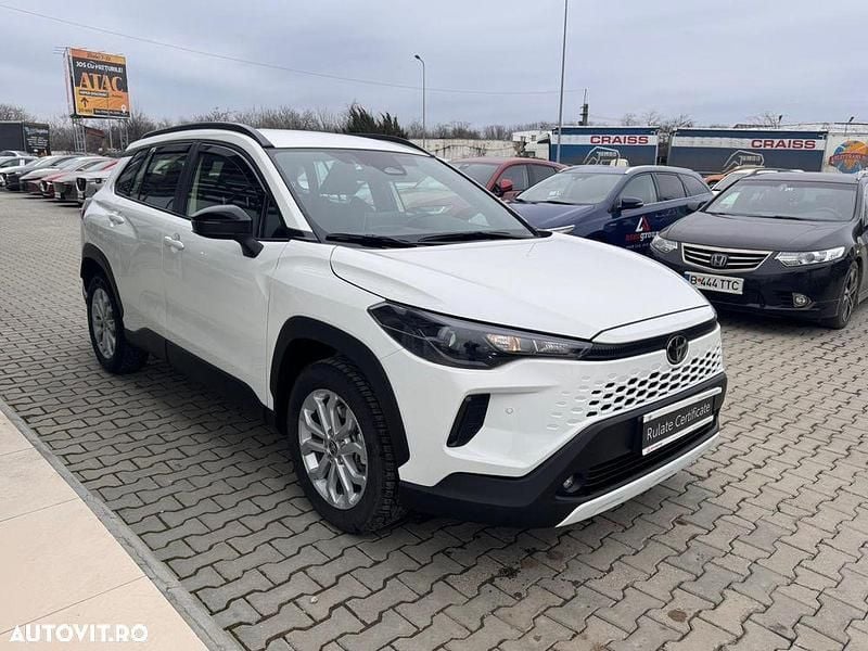 Second-hand Toyota Corolla Cross 140 CP (102 kW) 2025 Culoarealb SUV