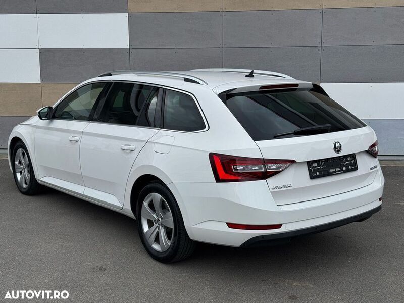 Second-hand Skoda Superb Style 150 CP (110 kW) 2019 Alb Break