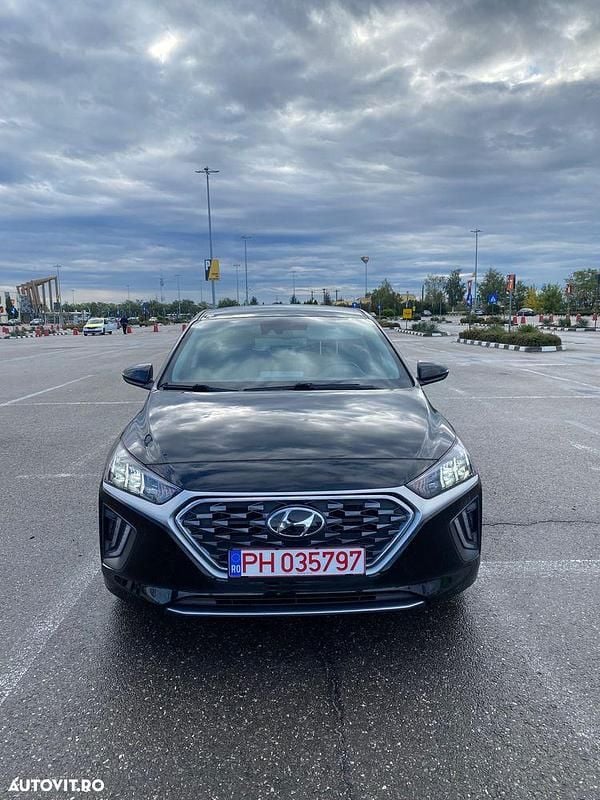 Culoarenegru Utilizat 2022 Hyundai Ioniq Berlinǎ | 17.900 EUR (Preț bun) - Imagine 1/4