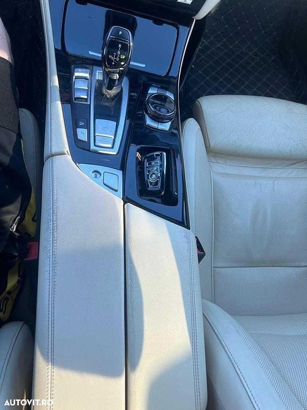 Second-hand BMW 535 Comfort Edition 313 CP (230 kW) 2015 Culoarealbastru Berlinǎ