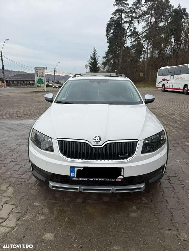 Second-hand Skoda Octavia 184 CP (135 kW) 2014 Culoarealb Hatchback