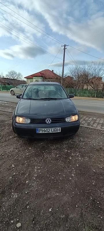 Second-hand VW Golf IV SE 66 CP (48 kW) 2003