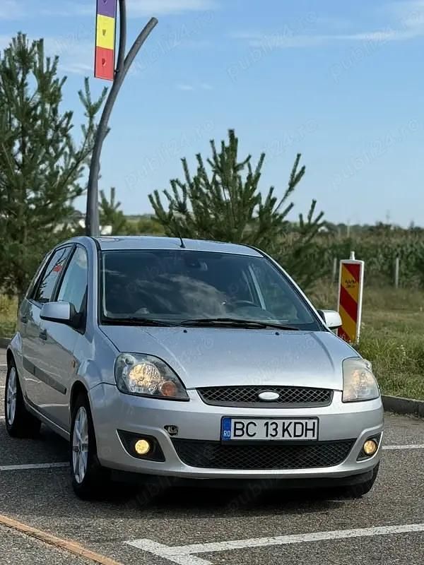 Utilizat 2007 Ford Focus Hatchback | 2.200 EUR - Imagine 1/4