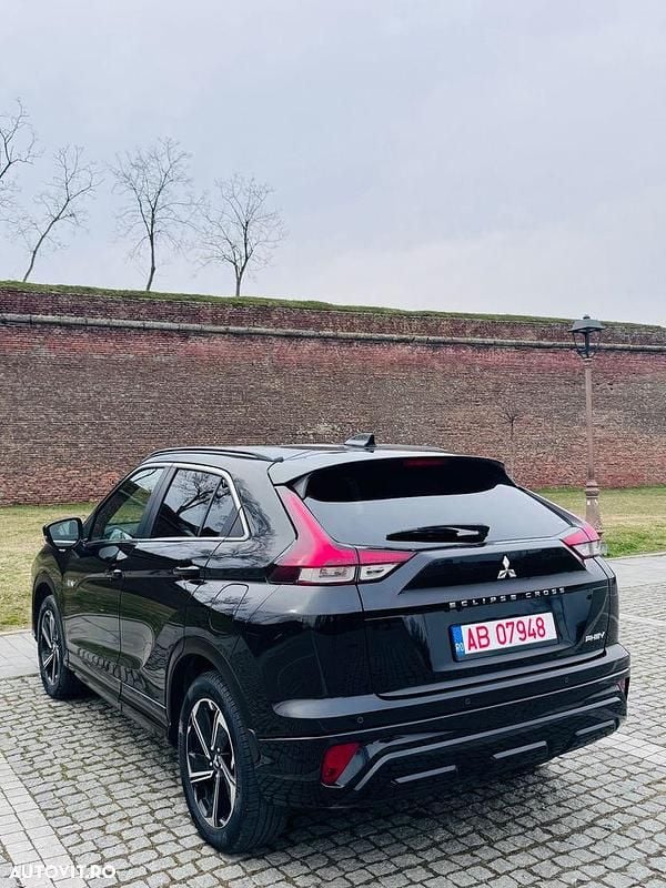 Second-hand Mitsubishi Eclipse Cross 188 CP (138 kW) 2023 Culoarenegru SUV