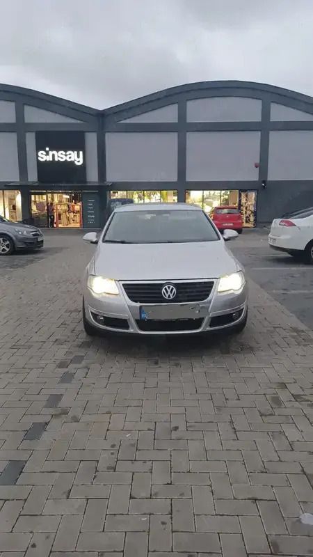 Utilizat 2007 VW Passat Berlinǎ | 2.800 EUR (Preț bun) - Imagine 1/4