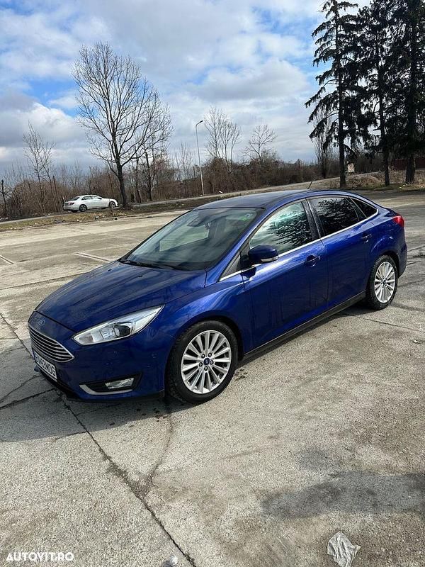 Second-hand Ford Focus Titanium 120 CP (88 kW) 2016 Culoarealbastru Berlinǎ
