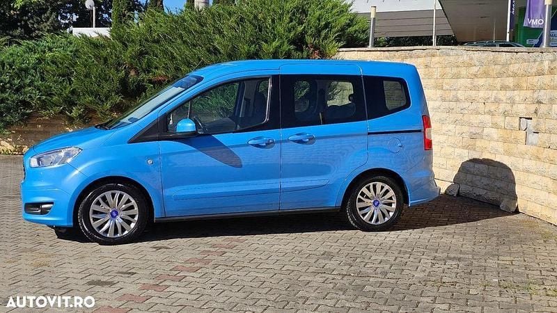 Second-hand Ford Tourneo Courier Ambiente 95 CP (69 kW) 2015 Albastru Monovolum