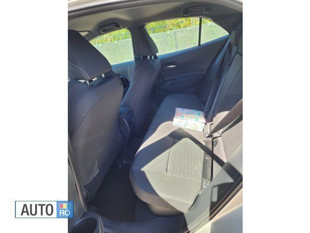 Second-hand Toyota Corolla 98 CP (72 kW) 2021 Argintiu Hatchback