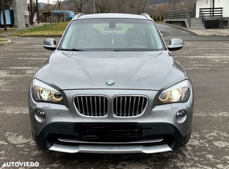 Gri Utilizat 2011 BMW X1 SUV | 7.850 EUR (Preț bun) - Imagine 1/4