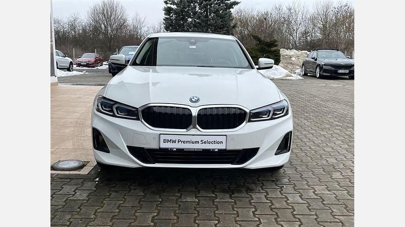 Second-hand BMW 330e Comfort Edition 292 CP (214 kW) 2024 Alpine white 3 Berlinǎ