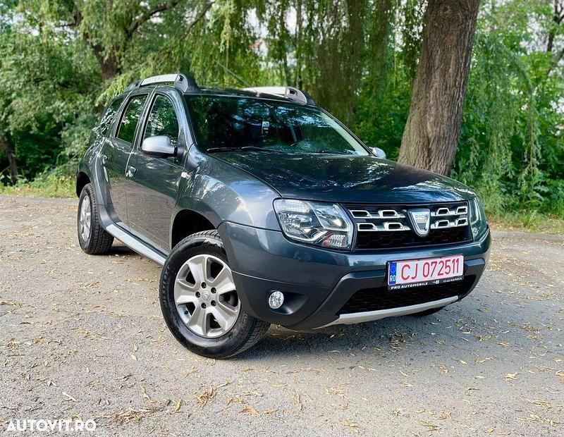 Gri Utilizat 2017 Dacia Duster Prestige SUV | 9.490 EUR (Preț bun) - Imagine 1/4