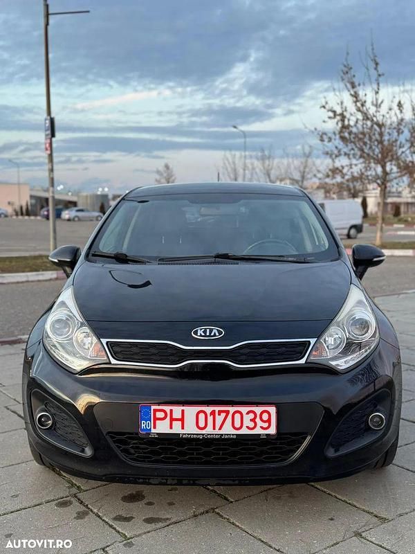 Culoarenegru Utilizat 2011 Kia Rio | 3.999 EUR (Preț OK) - Imagine 1/4