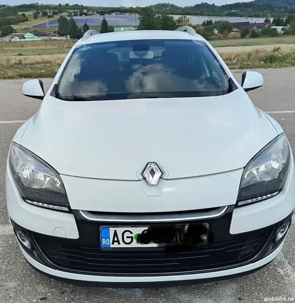 Alb Utilizat 2012 Renault Mégane III Break | 5.000 EUR (Preț OK) - Imagine 1/4