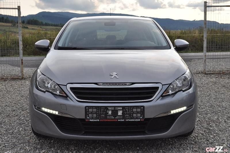Second-hand Peugeot 308 82 CP (60 kW) 2015 Argintiu Hatchback