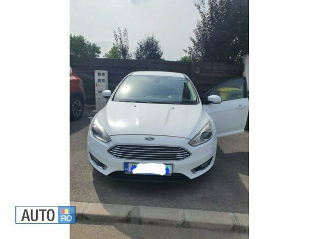Second-hand Ford Focus 120 CP (88 kW) 2016 Alb Berlinǎ