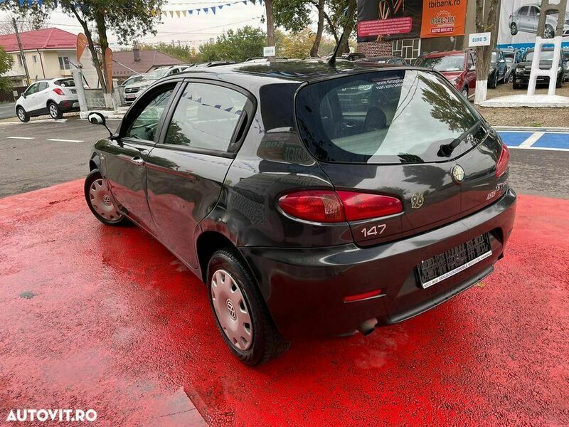 Second-hand Alfa Romeo 147 120 CP (88 kW) 2008 Negru Hatchback