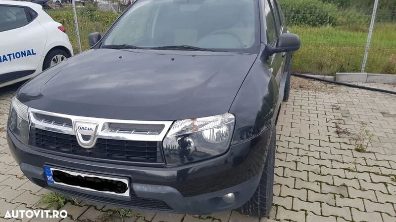 Negru Utilizat 2011 Dacia Duster SUV | 5.500 EUR (Preț bun) - Imagine 1/1