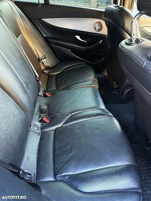 Second-hand Mercedes E200 150 CP (110 kW) 2019 Culoarenegru Berlinǎ
