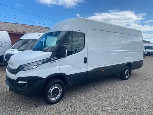 Alb Utilizat 2017 Iveco Daily Berlinǎ | 12.300 EUR (Preț OK) - Imagine 1/4