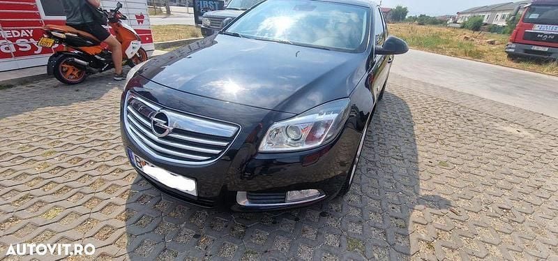 Negru Utilizat 2013 Opel Insignia Edition Berlinǎ | 5.200 EUR (Preț OK) - Imagine 1/4