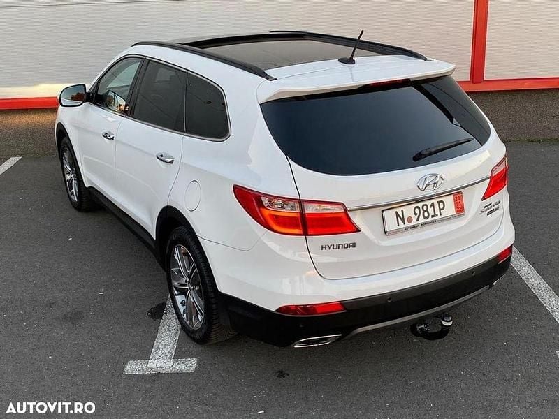 Second-hand Hyundai Grand Santa Fe 197 CP (144 kW) 2014 Culoarealb SUV