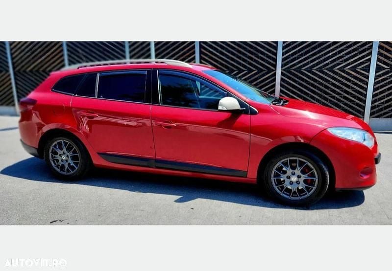 Culoarerosu Utilizat 2011 Renault Mégane GrandTour Authentique Break | 3.200 EUR (Super Preț) - Imagine 1/4