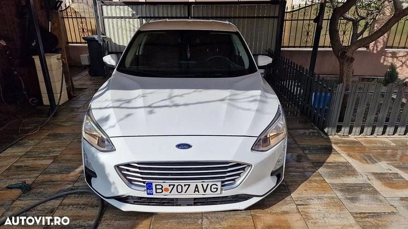 Culoarealb Utilizat 2019 Ford Focus Titanium Berlinǎ | 10.999 EUR (Puțin scump) - Imagine 1/4