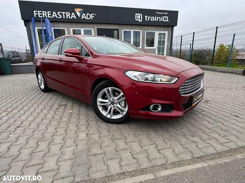 Second-hand Ford Mondeo Titanium 160 CP (117 kW) 2015 Culoarerosu Berlinǎ