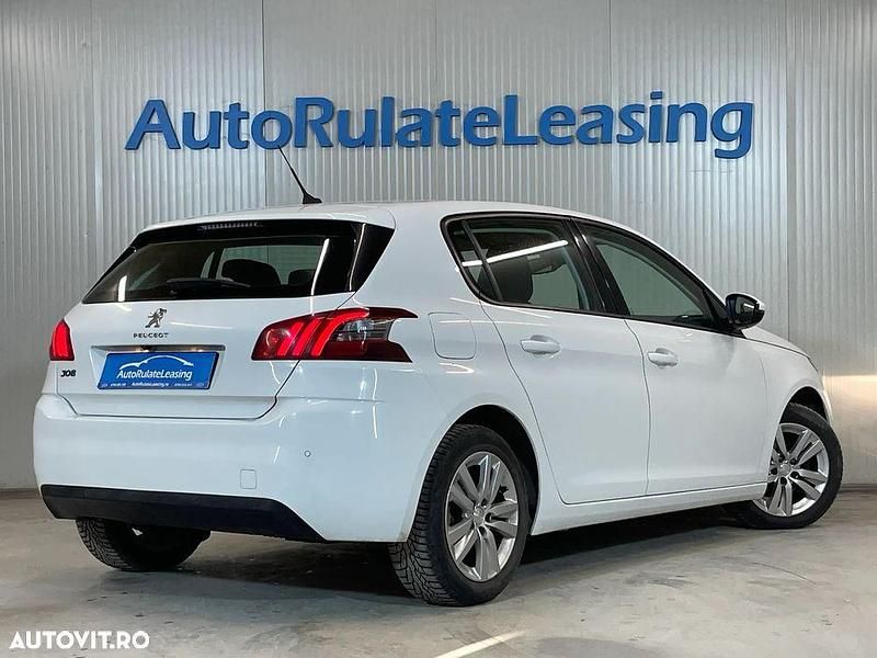 Second-hand Peugeot 308 Active 130 CP (95 kW) 2021 Culoarealb Hatchback