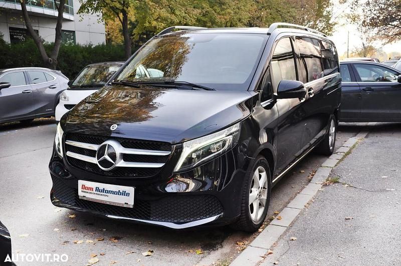Culoarenegru Utilizat 2019 Mercedes V220 Avantgarde Monovolum | 35.900 EUR - Imagine 1/4