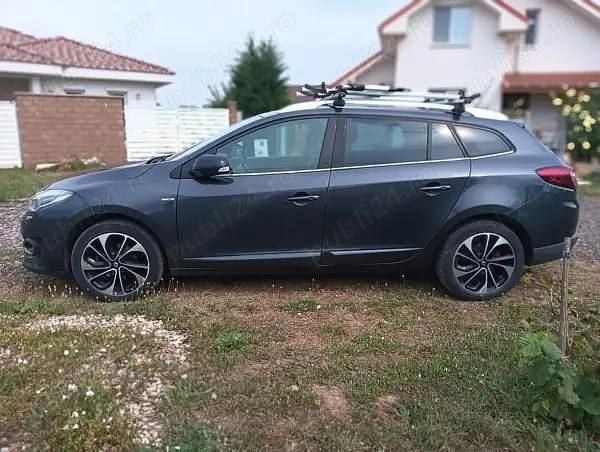 Gri Utilizat 2014 Renault Mégane III Bose Edition Break | 5.200 EUR (Preț bun) - Imagine 1/4