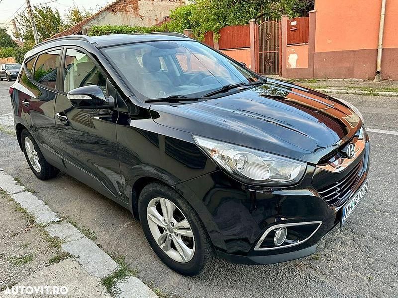 Culoarenegru Utilizat 2011 Hyundai ix35 GLS SUV | 7.200 EUR (Preț OK) - Imagine 1/4