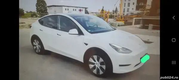 Second-hand Tesla Model Y Standard Range 219 kW (299 CP) 2024 Alb SUV