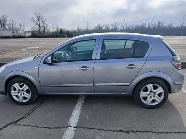 Second-hand Opel Astra 116 CP (85 kW) 2009 Berlinǎ