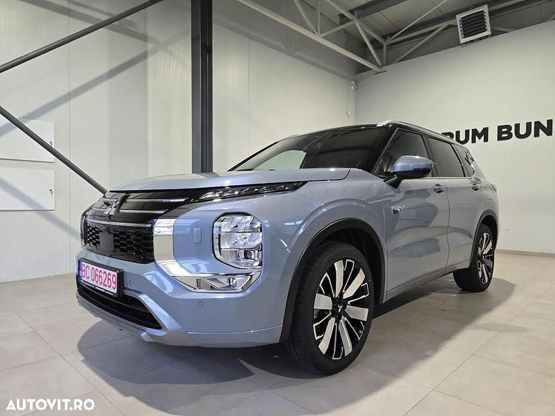 Nouă Mitsubishi Outlander P-HEV 306 CP (225 kW) 2025 Culoaregri SUV