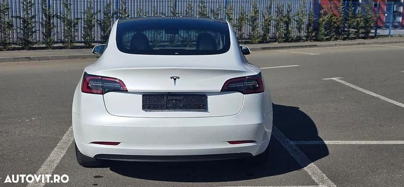 Second-hand Tesla Model 3 Standard Range Plus 239 kW (325 CP) 2023 Culoarealb Berlinǎ