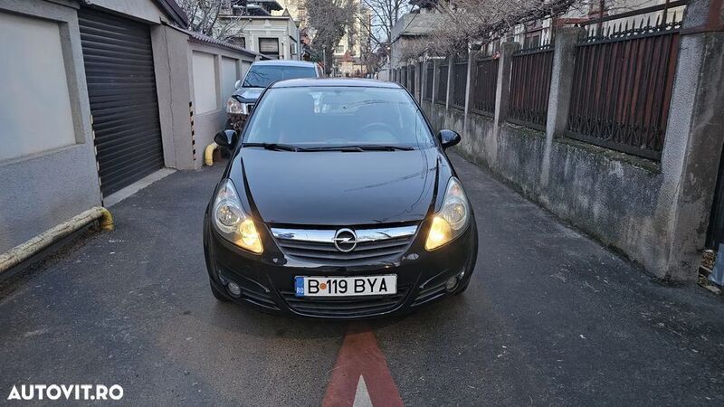 Negru Utilizat 2011 Opel Corsa Edition Coupe | 2.900 EUR (Preț OK) - Imagine 1/4