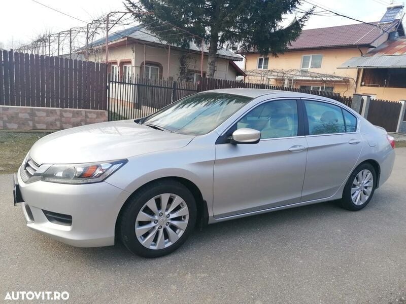 Argint Utilizat 2014 Honda Accord Berlinǎ | 10.800 EUR - Imagine 1/4