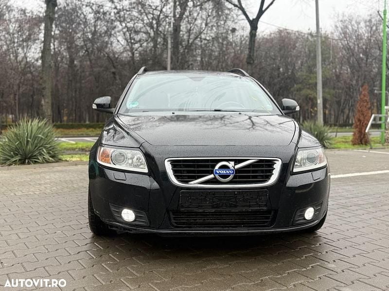Culoarenegru Utilizat 2012 Volvo V50 Business Edition Break | 3.990 EUR - Imagine 1/4