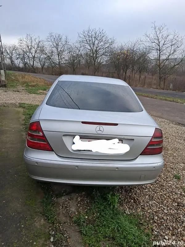 Second-hand Mercedes E220 150 CP (110 kW) 2002 Berlinǎ