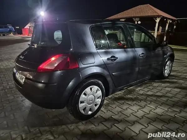 Gri Second-hand 2005 Renault Mégane II Hatchback | 1.400 EUR (Preț OK) - Imagine 1/4