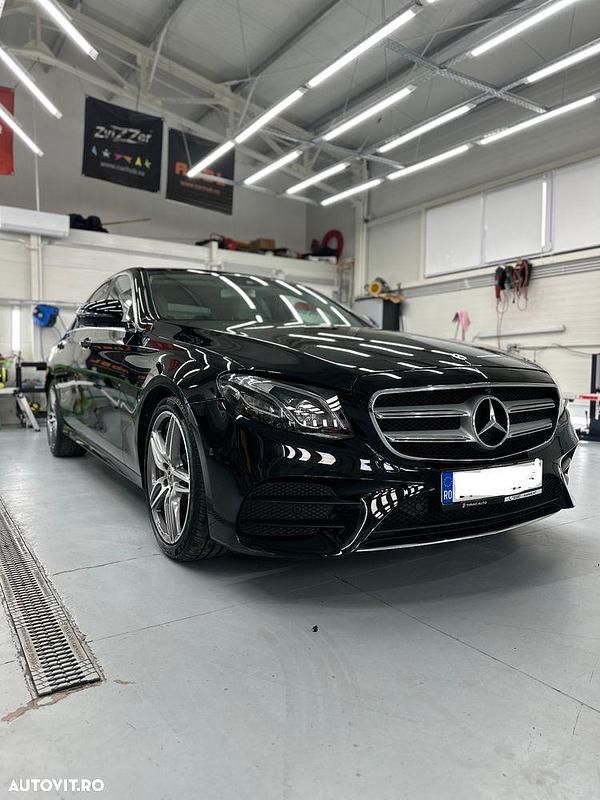 Culoarenegru Utilizat 2018 Mercedes E220 Berlinǎ | 32.990 EUR (Scump) - Imagine 1/4
