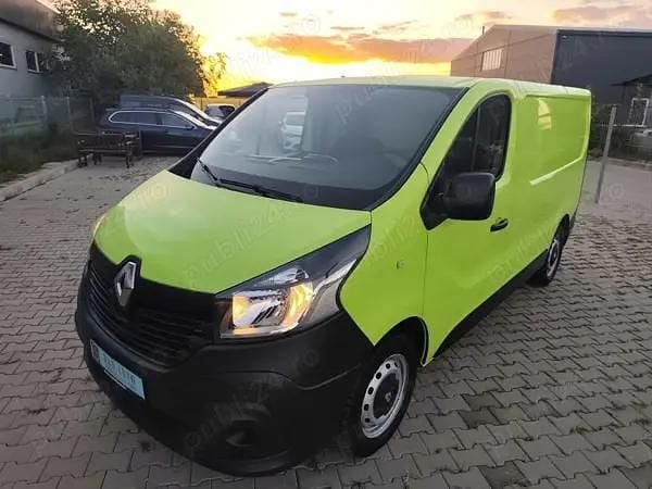 Second-hand Renault Trafic 95 CP (69 kW) 2017 Verde Monovolum